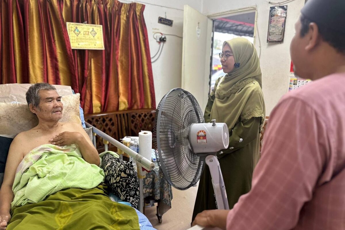 Di Usia Senja, Kasih Anak Menjadi Kekuatan Si Ayah