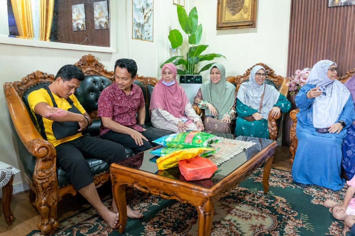 Ziarah Kasih Dekati Keluarga Pemandu Grab yang Ditimpa Musibah