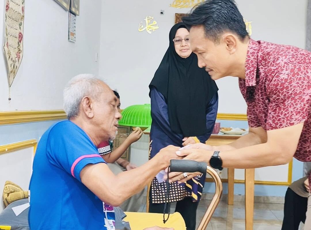 Bukan Sekadar Ziarah, Haji Zaidi Hadir Membawa Doa Buat Chef Faiz