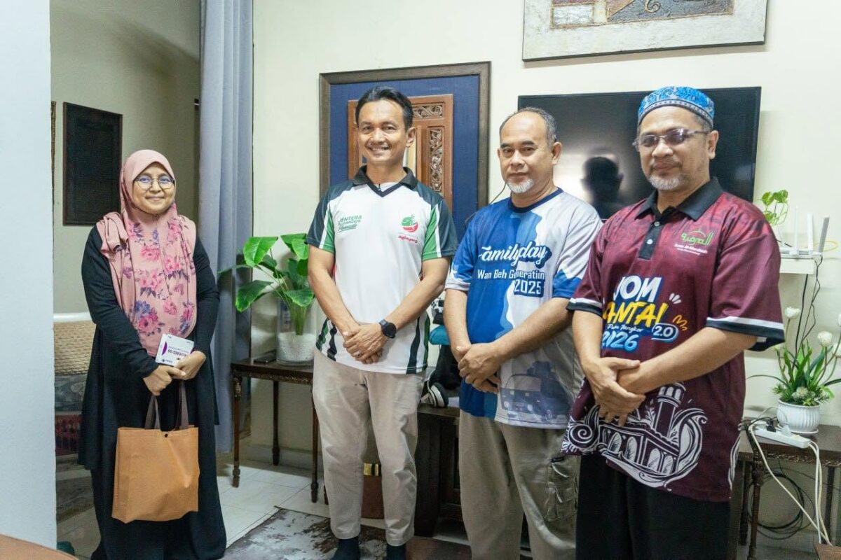Tuan Haji Zaidy Santuni Puan Siti, Titip Doa Kesembuhan Buat Pesakit Kanser Hati