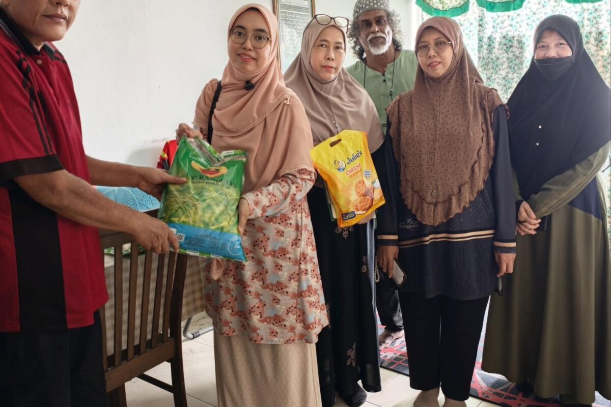 Ziarah Kasih PAS Selayang Santuni Warga Emas di Apartment Batai