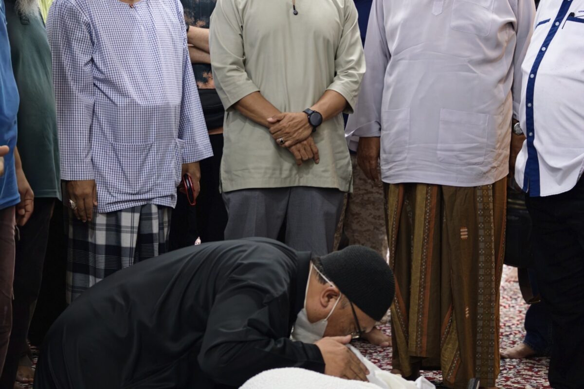 Kain Ihram yang Menjadi Kain Kapan: Pemergian Hj. Mohd Shah Tinggalkan Kenangan